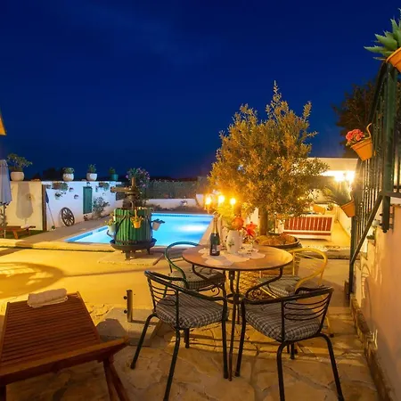 Marela With Heated Swimming Pool *