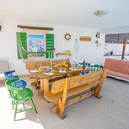 Marela With Heated Swimming Pool *