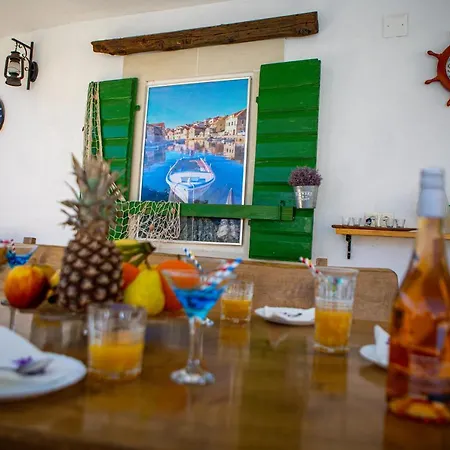 Marela With Heated Swimming Pool *