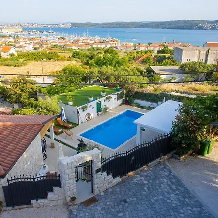 Marela With Heated Swimming Pool * تروغير