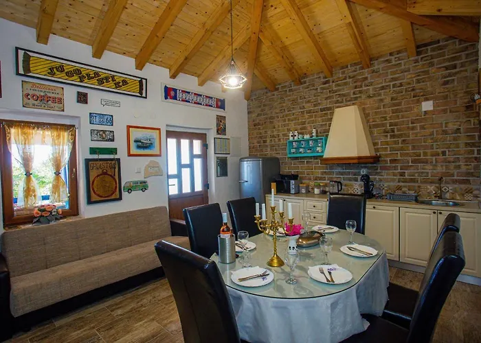 Marela With Heated Swimming Pool *