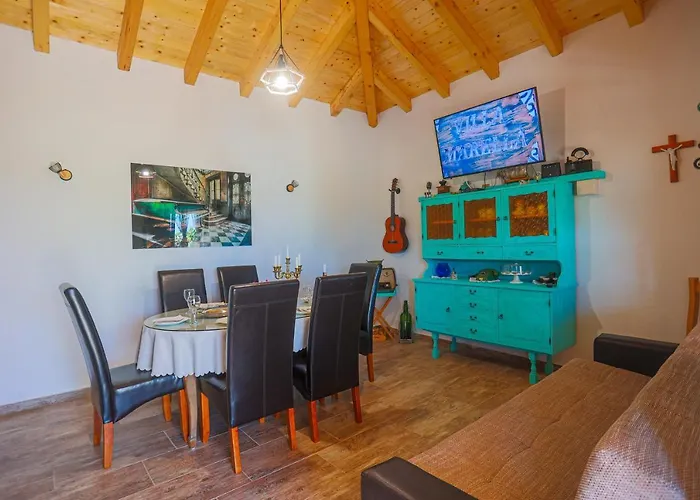 Marela With Heated Swimming Pool Villa