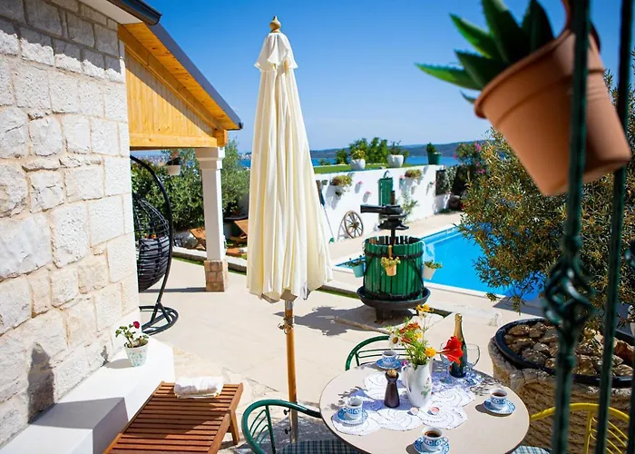 Villa Marela With Heated Swimming Pool *