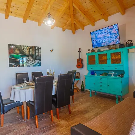 Marela With Heated Swimming Pool Вилла