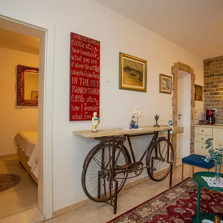 Marela With Heated Swimming Pool *