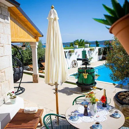 Вилла Marela With Heated Swimming Pool *