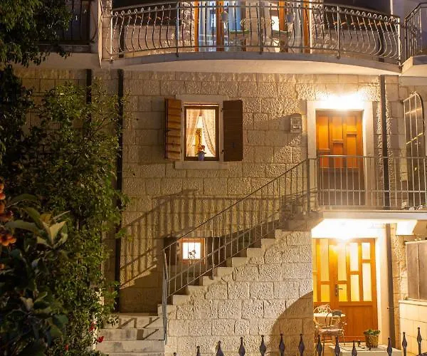 Marela With Heated Swimming Pool *