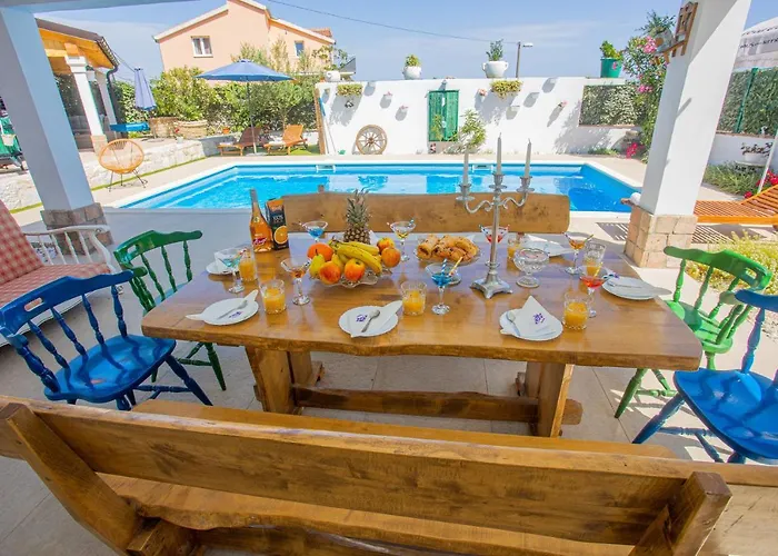 Marela With Heated Swimming Pool Vila Trogir