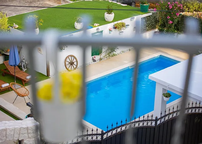 Vila Marela With Heated Swimming Pool