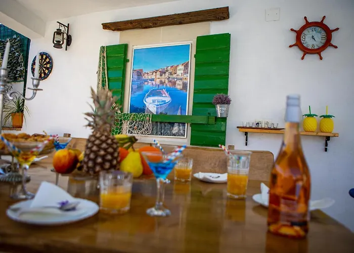 Marela With Heated Swimming Pool *